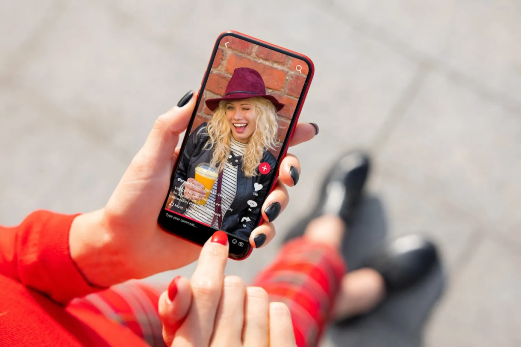 TikTok interrumpe el scroll